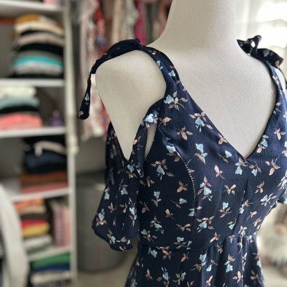 alter’d state Navy Floral Dress - Picture 4 of 9